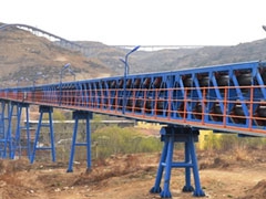 阳泉项目超长距离管状带式输送机带料运行成功